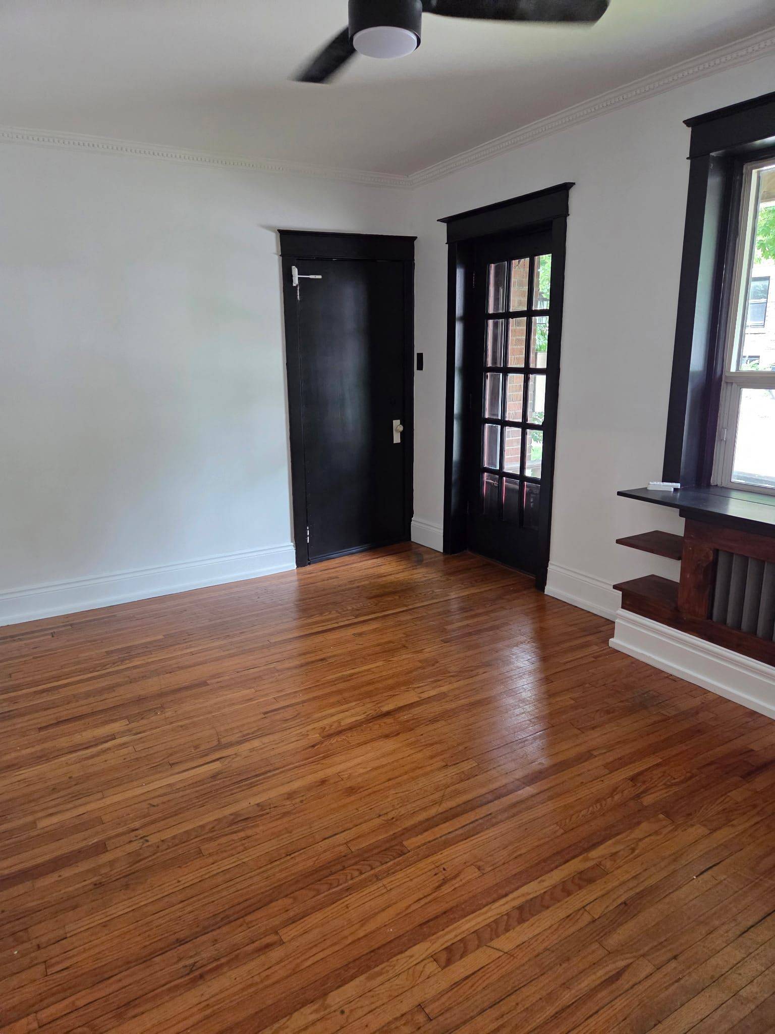 Hamilton, ON L8P 4M5,4 Hyde Park AVE #8