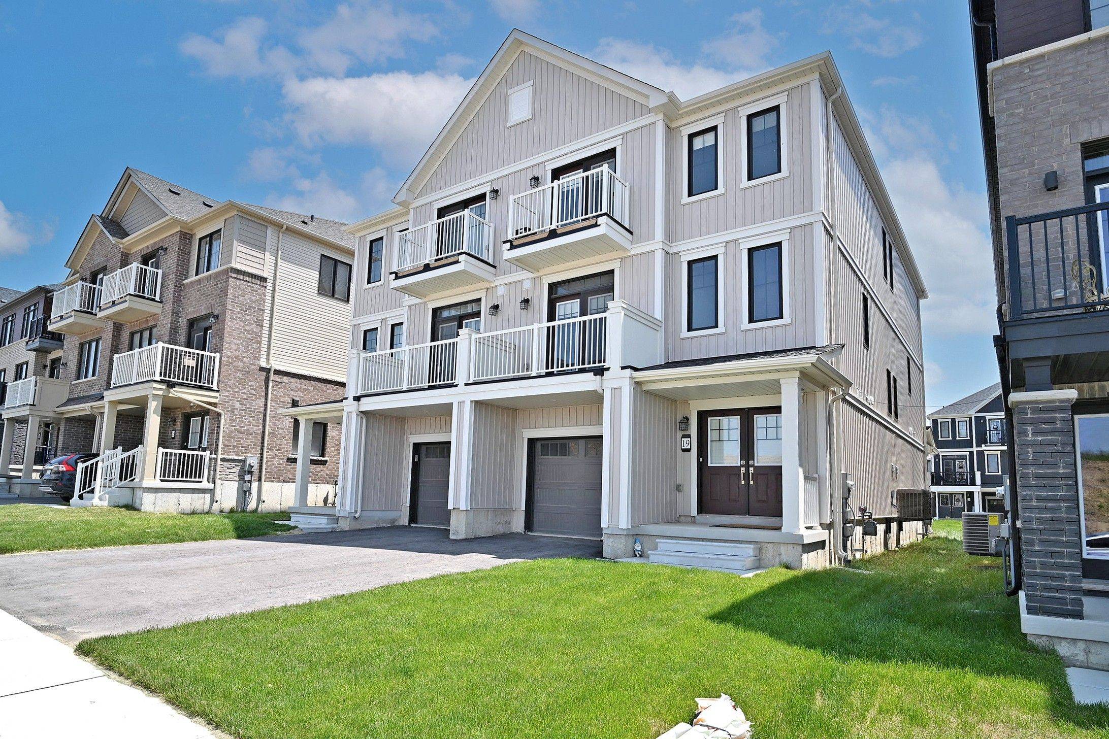 Haldimand, ON N3W 0J3,19 Central Market DR