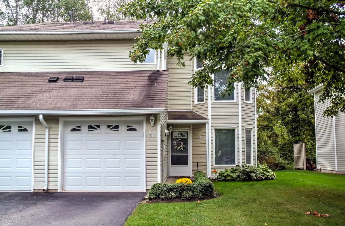 Collingwood, ON L9Y 4W4,28 Barker BLVD