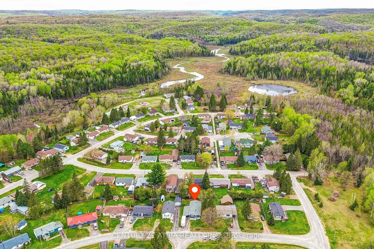 Highlands East, ON K0L 1M0,36 Great Oak ST