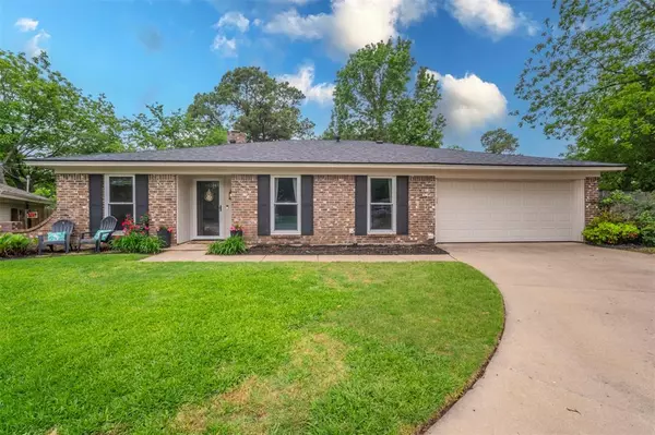 608 Spring Lake Drive, Bedford, TX 76021