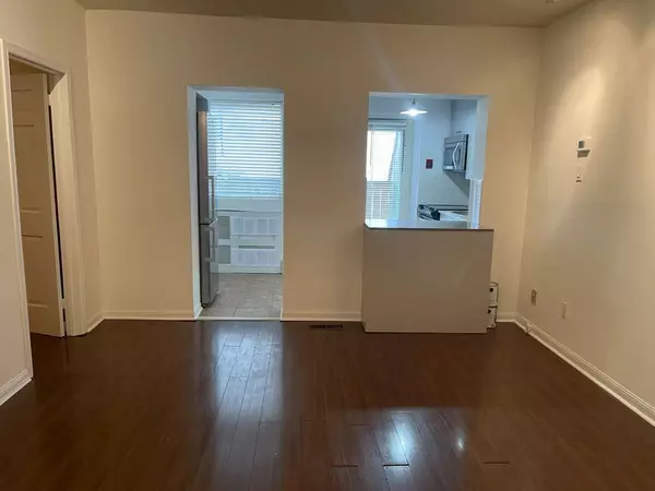 Toronto C02, ON M4V 2E1,39 Oriole Pkwy #2