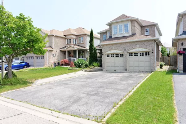 35 Weldon ST, Whitby, ON L1R 2T5
