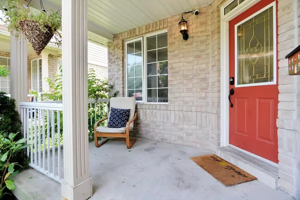 Whitby, ON L1R 2T5,35 Weldon ST