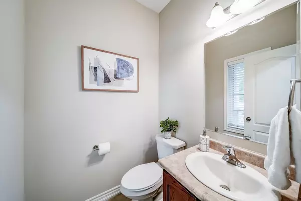 Bradford West Gwillimbury, ON L3Z 0C5,67 Faris ST