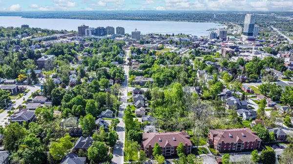 Barrie, ON L4M 3H9,152 Owen ST