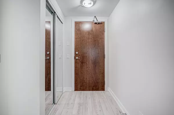 Toronto W06, ON M8V 0C1,2220 Lakeshore BLVD W #601