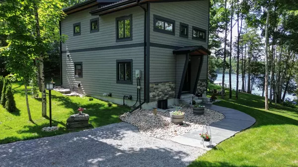 North Kawartha, ON K0L 1A0,144 Blue Heron LN