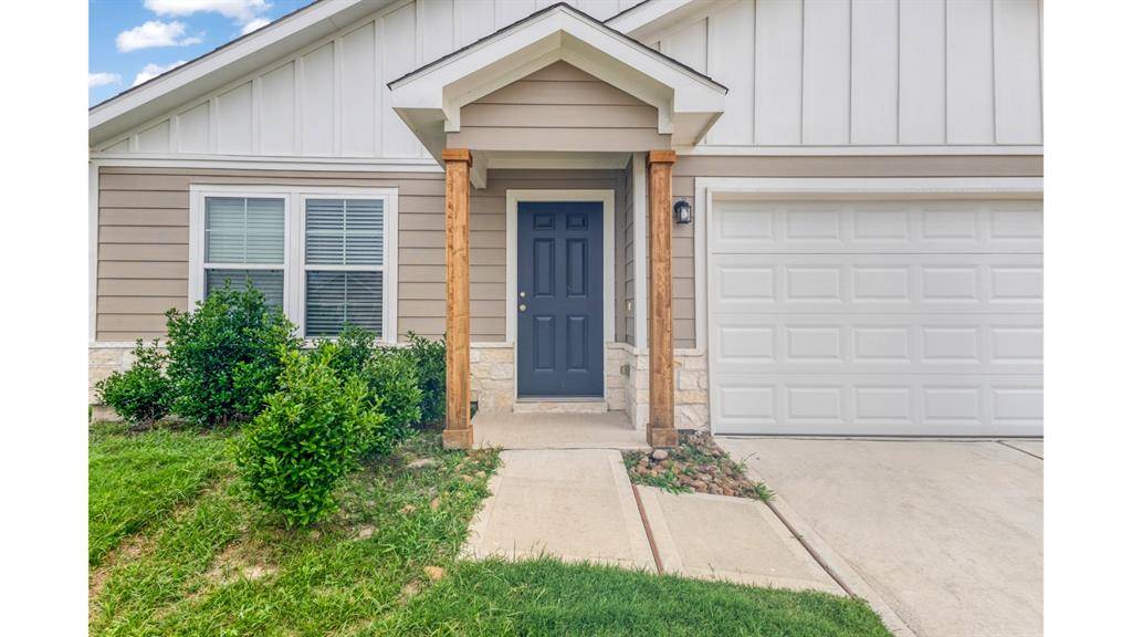 6014 Crest Bridge Court, Bryan, TX 77807