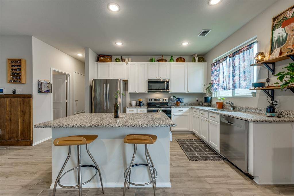 Van Alstyne, TX 75495,947 Hurstwood Drive