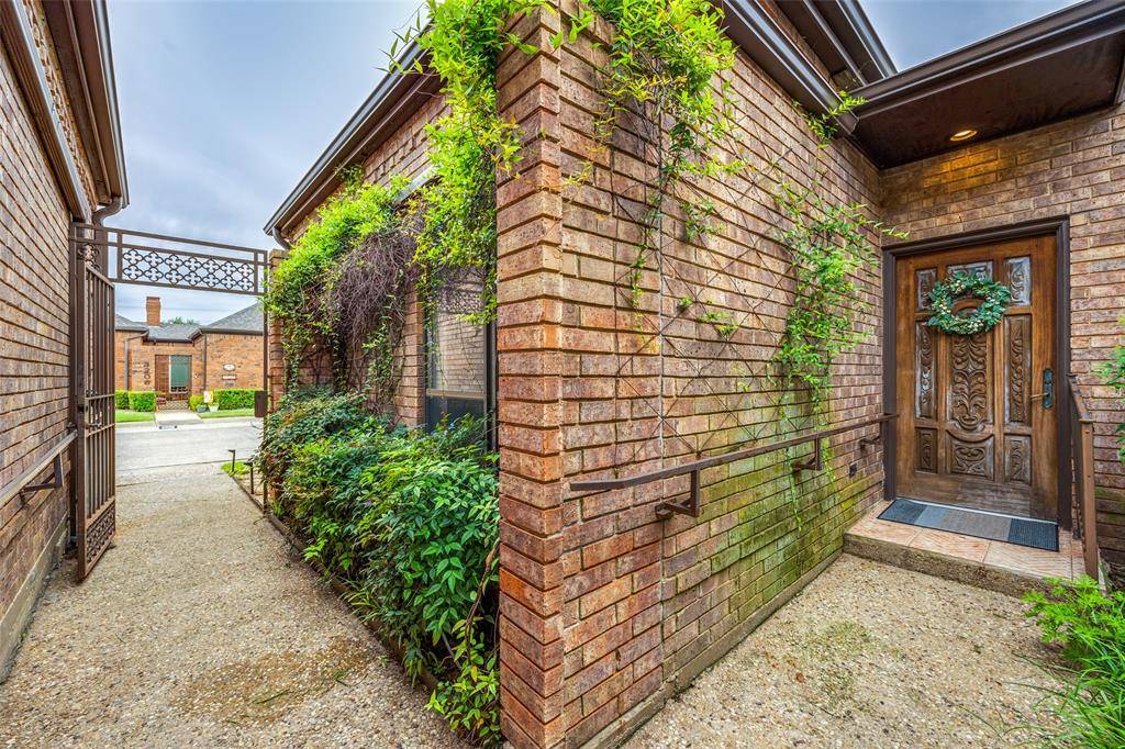 Carrollton, TX 75006,3205 Squireswood Drive