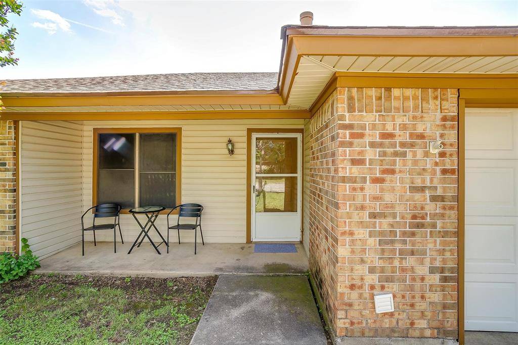 Burleson, TX 76028,445 Black Oak Lane
