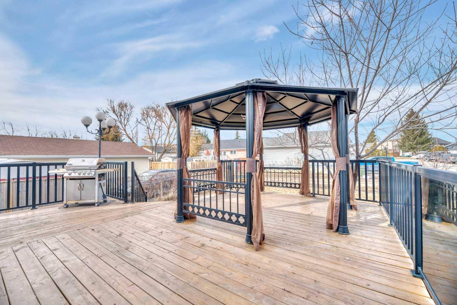 Strathmore, AB T1P 1L6,39 Greenview CRES