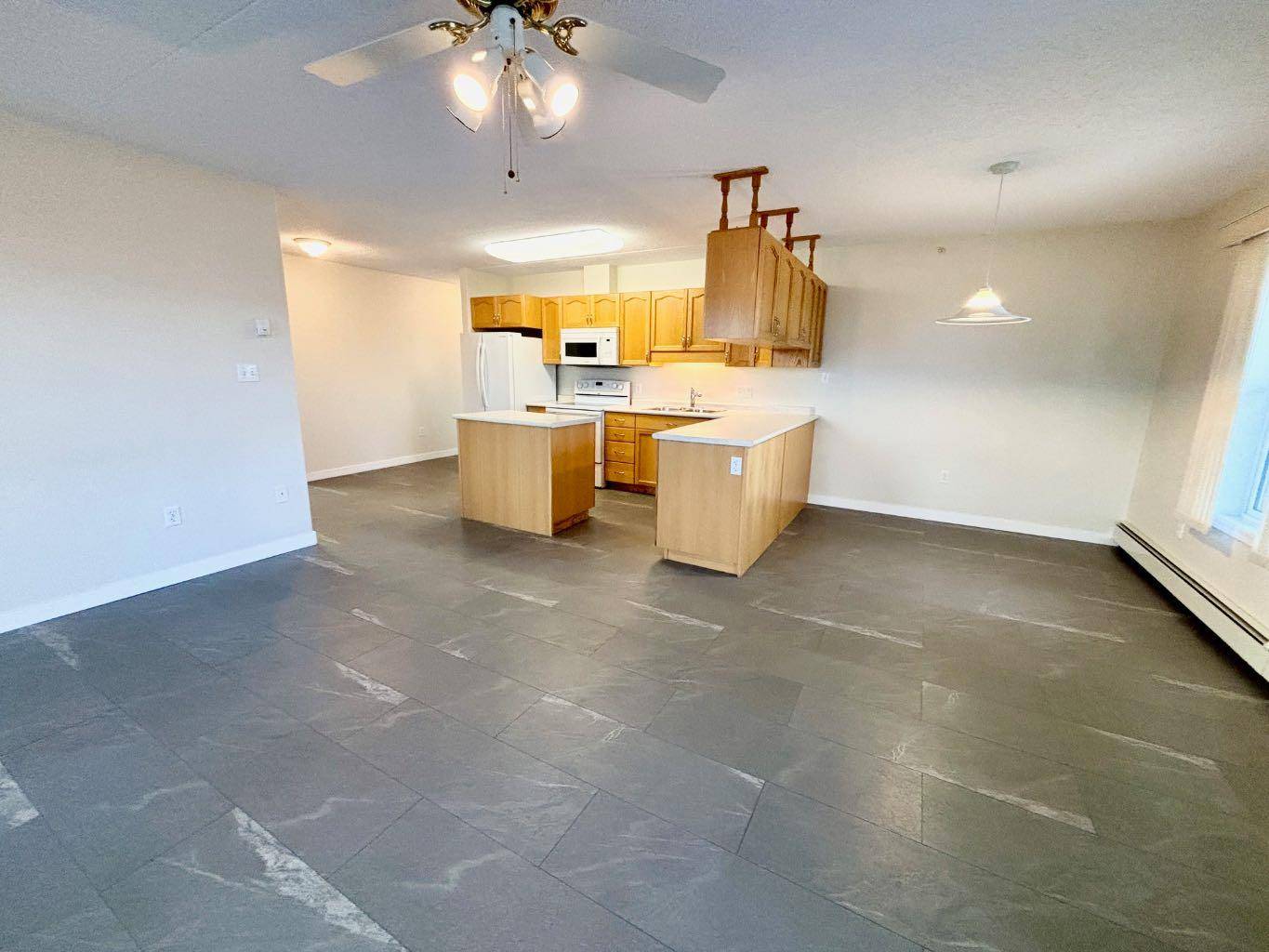 228 Pembina AVE #204, Hinton, AB T7V 0A5