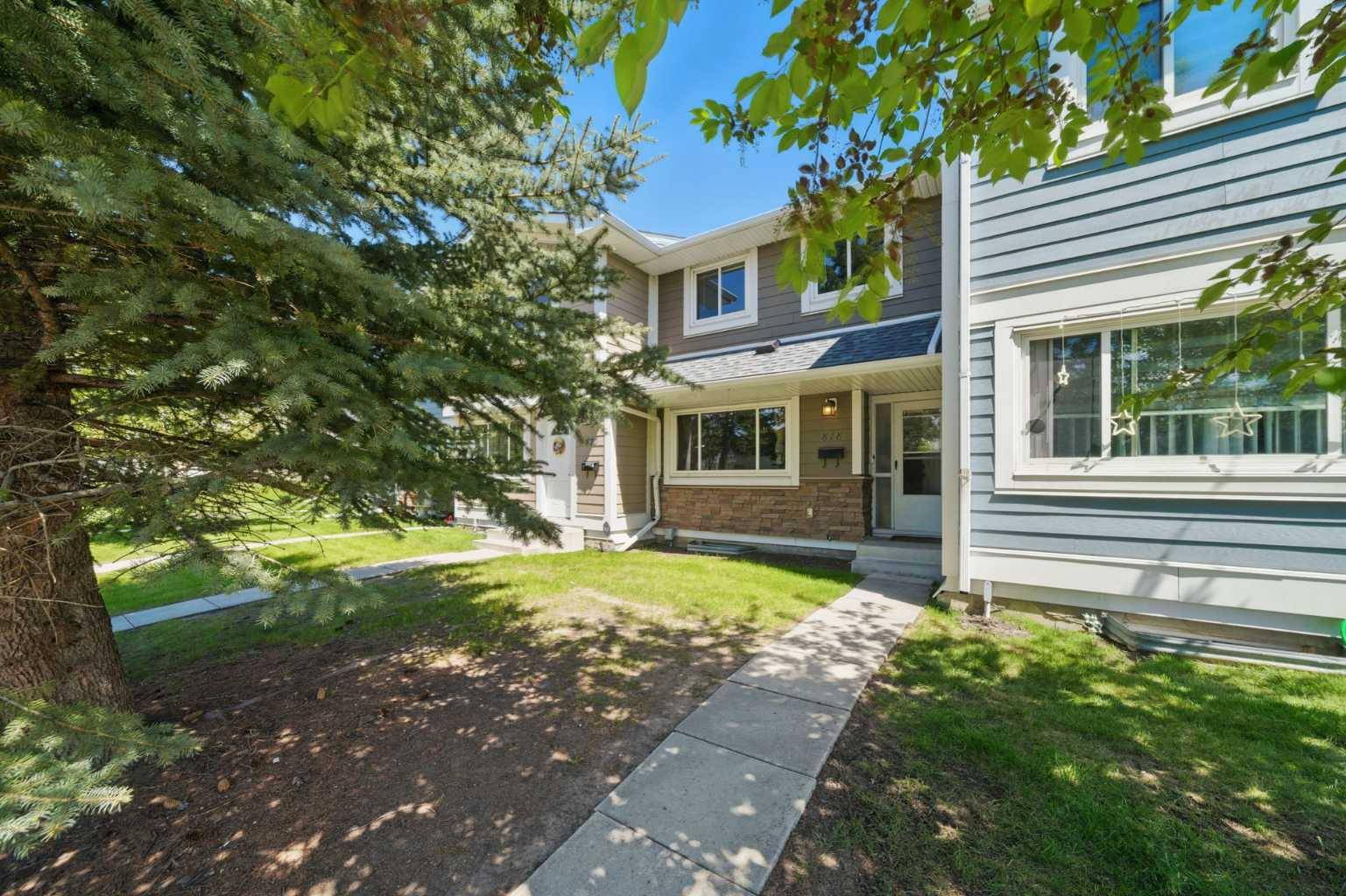 818 Madeira DR Northeast, Calgary, AB T2A 7B7