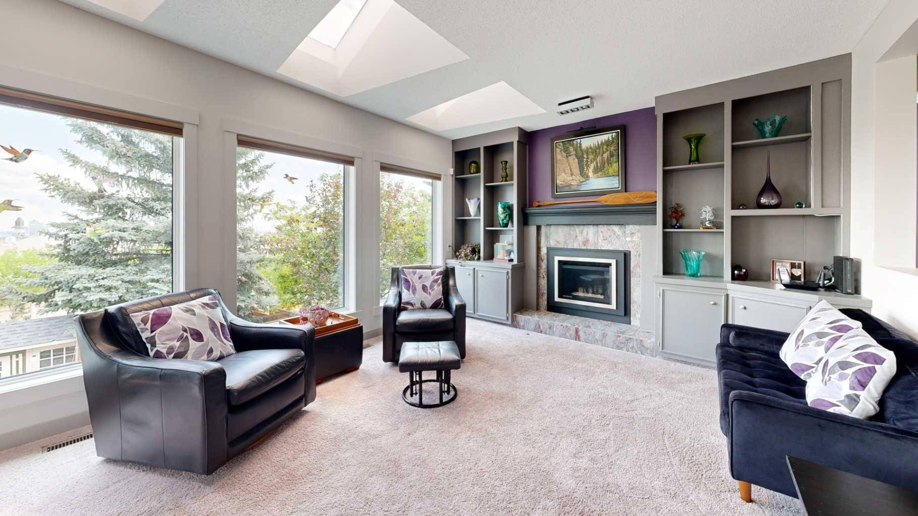 Calgary, AB T3H 2E8,24 Christie Park HL SW