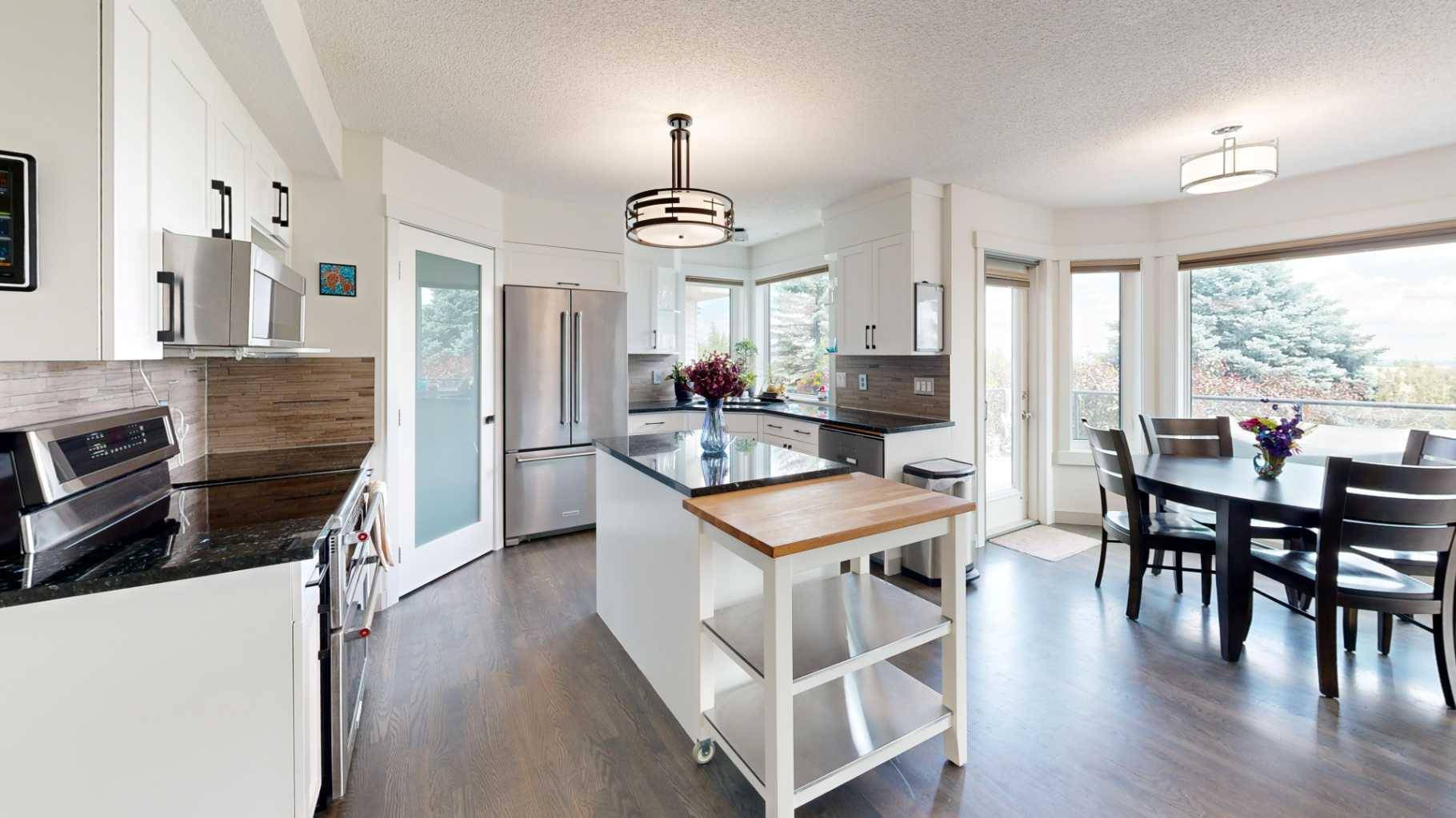 Calgary, AB T3H 2E8,24 Christie Park HL SW