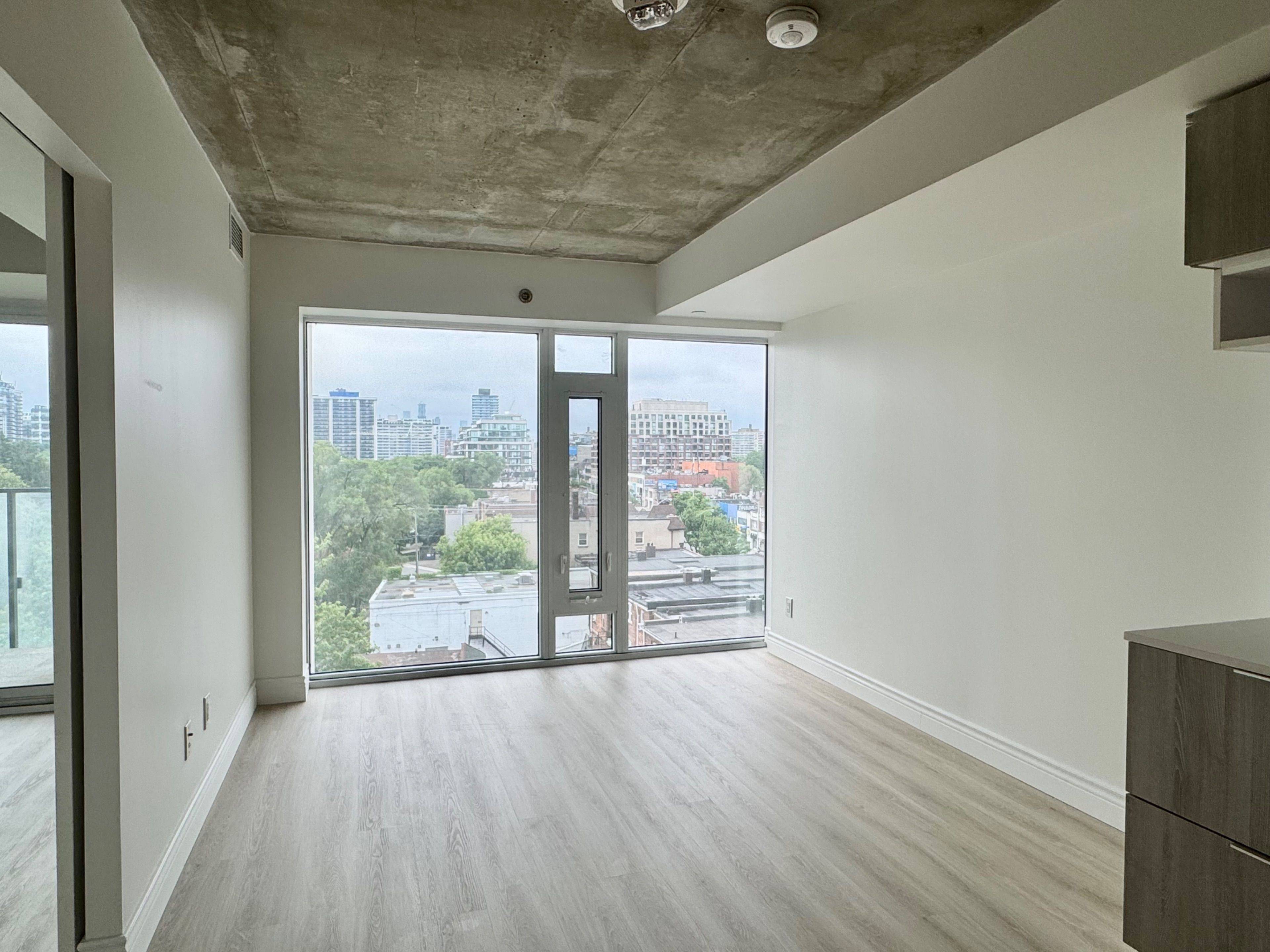 Toronto C10, ON M4S 0B2,8 Hillsdale AVE E #731
