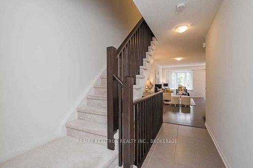 Aurora, ON L4G 0S1,52 Edwin Pearson ST