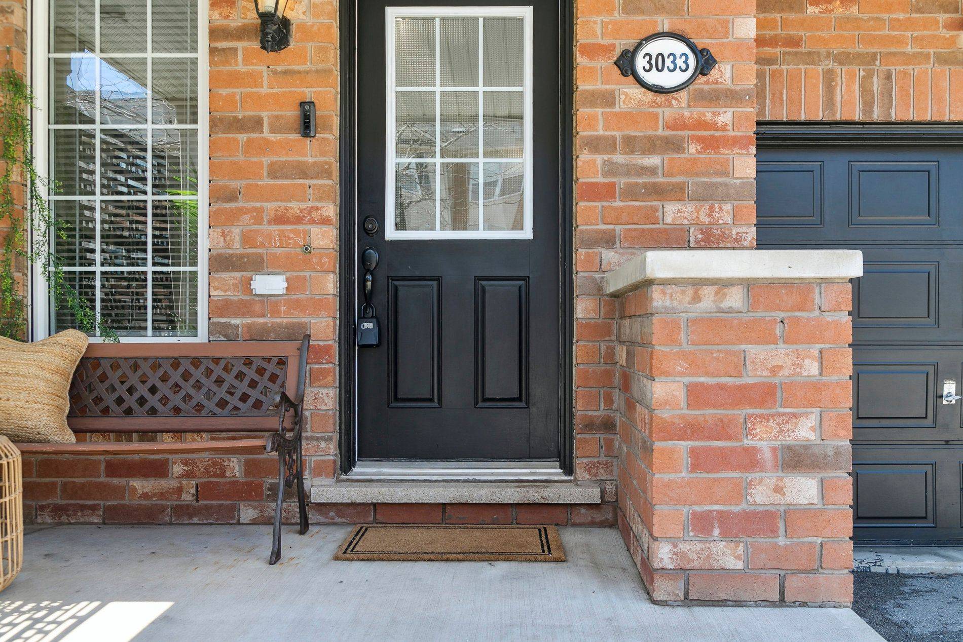 Oakville, ON L6M 5H9,3033 Drumloch AVE
