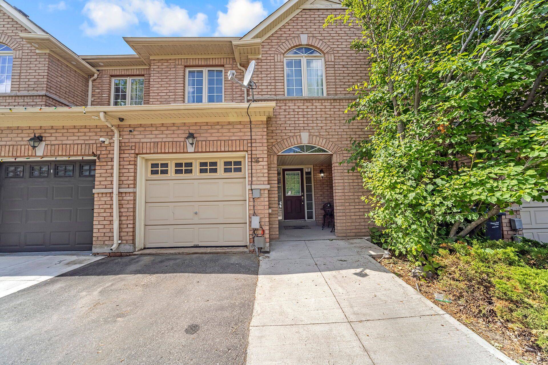 36 Rockgarden TRL, Brampton, ON L6R 3M7
