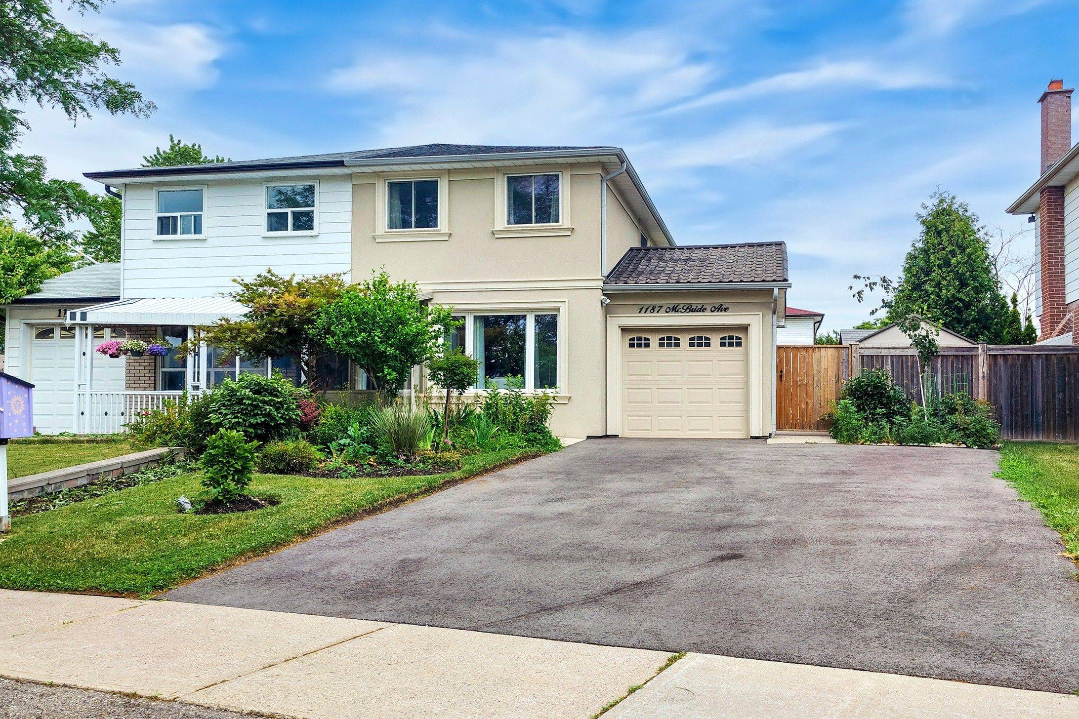 Mississauga, ON L5C 1M9,1187 McBride AVE