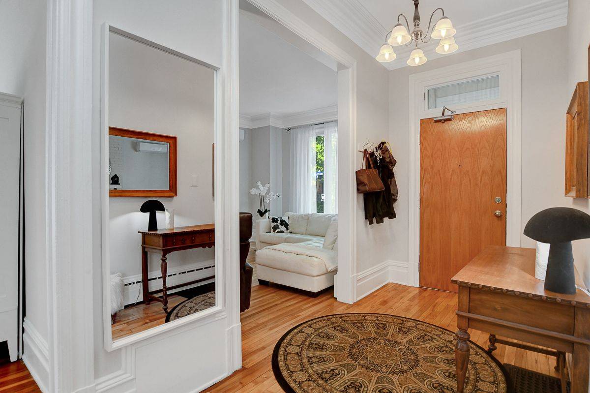 Glebe - Ottawa East And Area, ON K1S 1X6,120 Strathcona AVE S