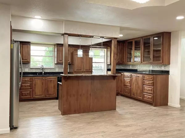 Reno, TX 75462,6220 Inwood Drive