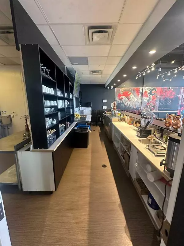 Calgary, AB T2G 5N8,1716 CENTRE ST Southeast #105