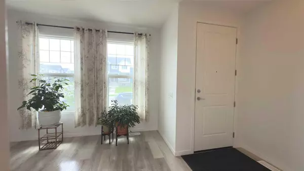 Calgary, AB T3R 1Y6,238 Aquila DR NW