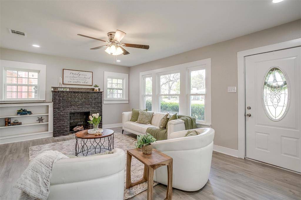 Cleburne, TX 76033,209 Moon Street