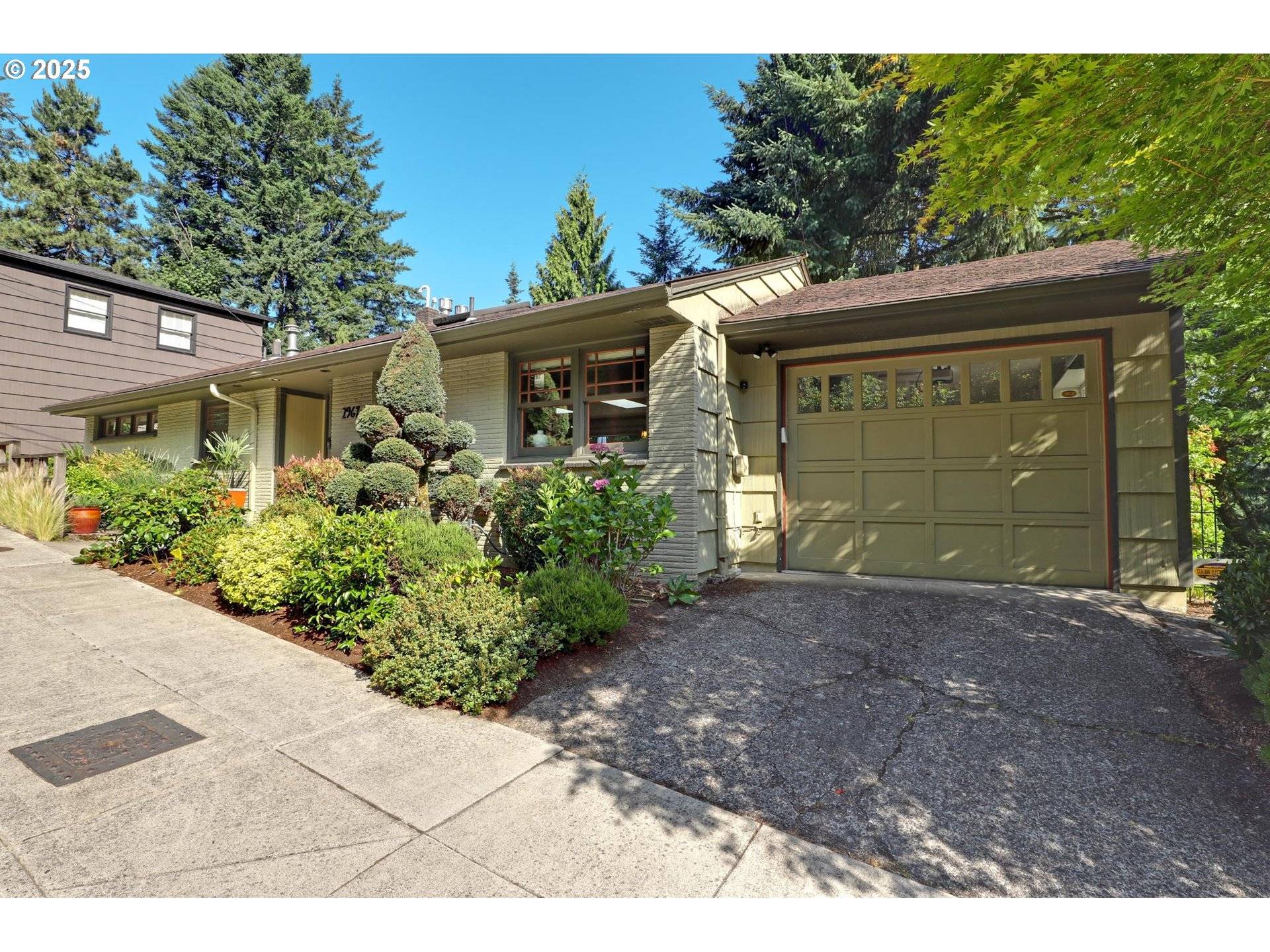 Portland, OR 97205,2967 SW CHAMPLAIN DR