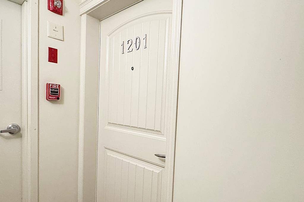 Calgary, AB T3K 0Y6,130 Panatella ST NW #1201