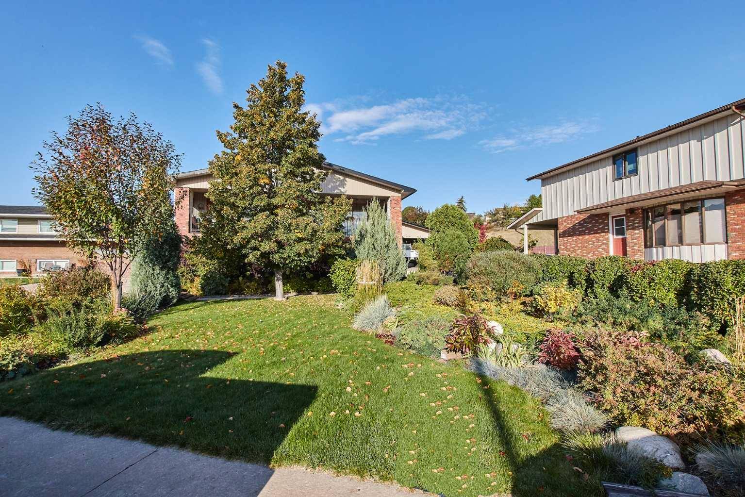 Medicine Hat, AB T1C 1N9,1212 Parkview DR Northeast