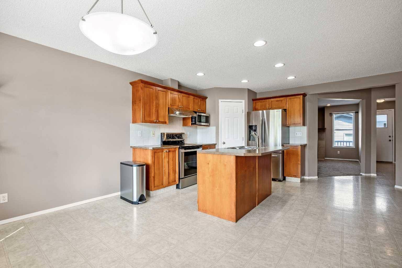 Calgary, AB T3K 5T4,70 Panamount SQ NW