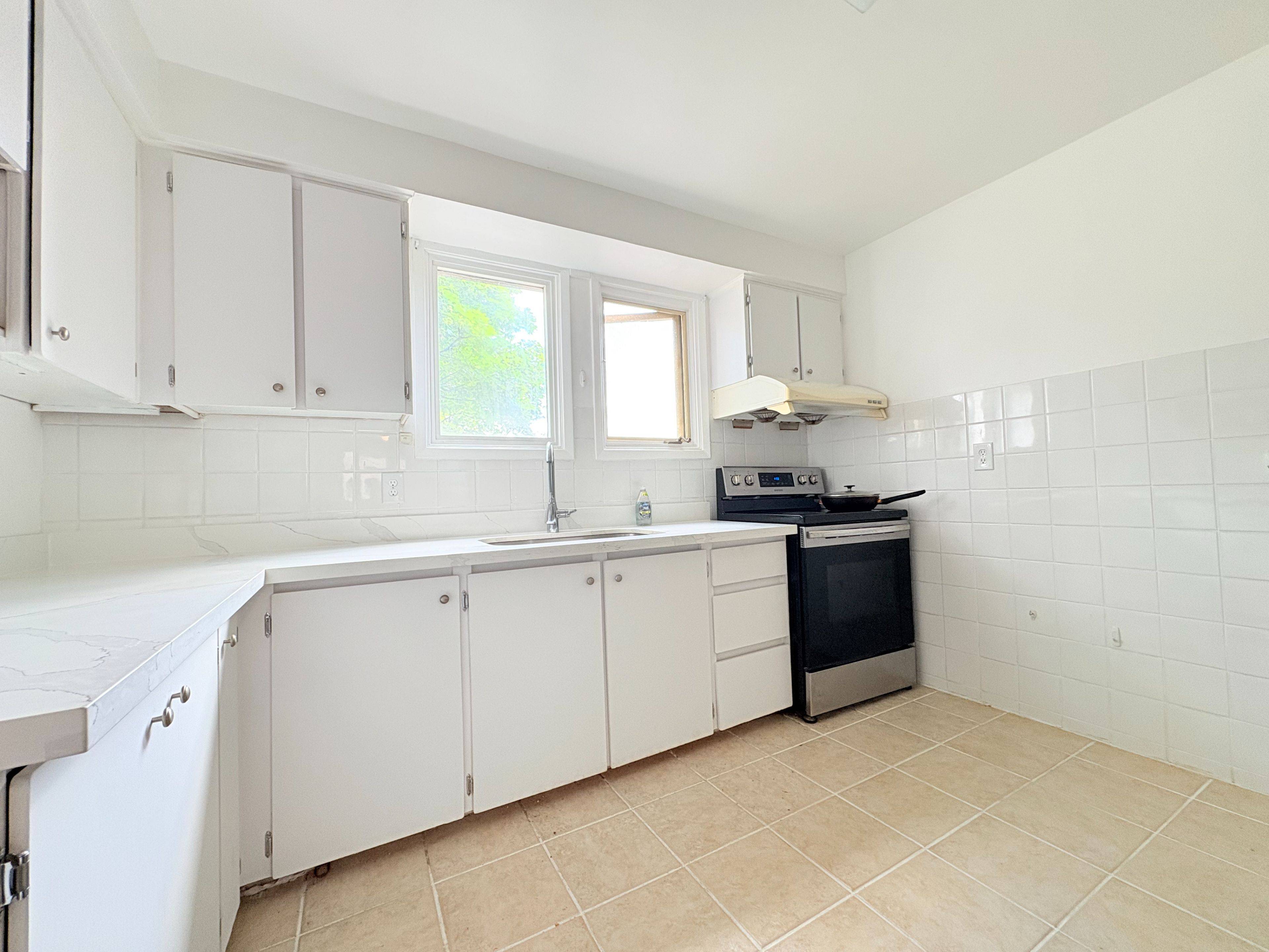 Toronto C15, ON M2H 2T2,16 Townsend RD