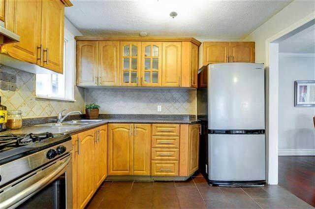 Toronto E01, ON M4L 2T5,34 Glenside AVE #Main