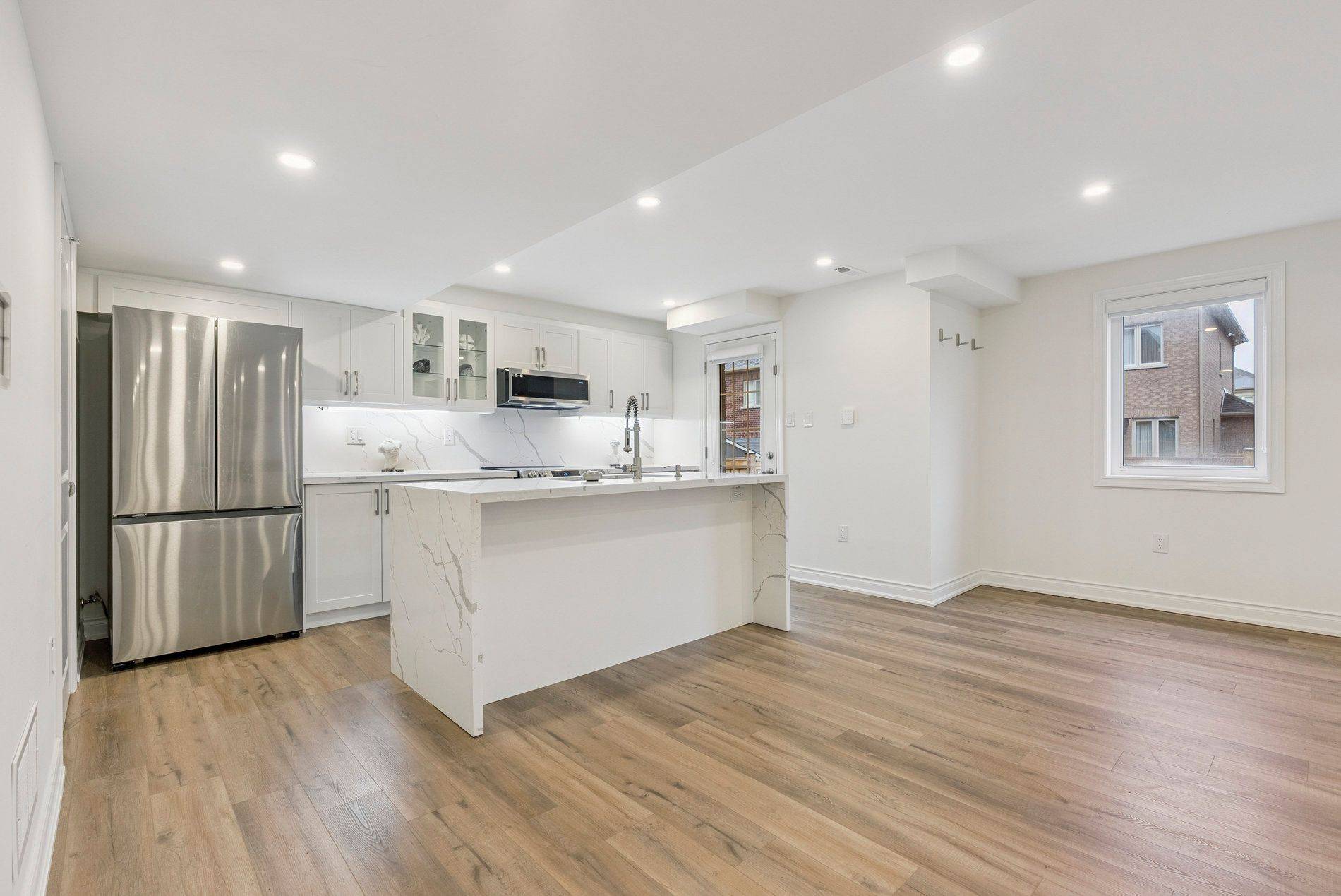 East Gwillimbury, ON L9N 0S1,38 Balsdon (Lower Level) HOLW