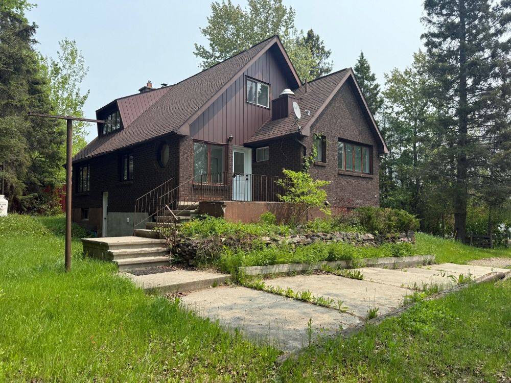 Timmins, ON P4N 7C2,38 Bluejay LN