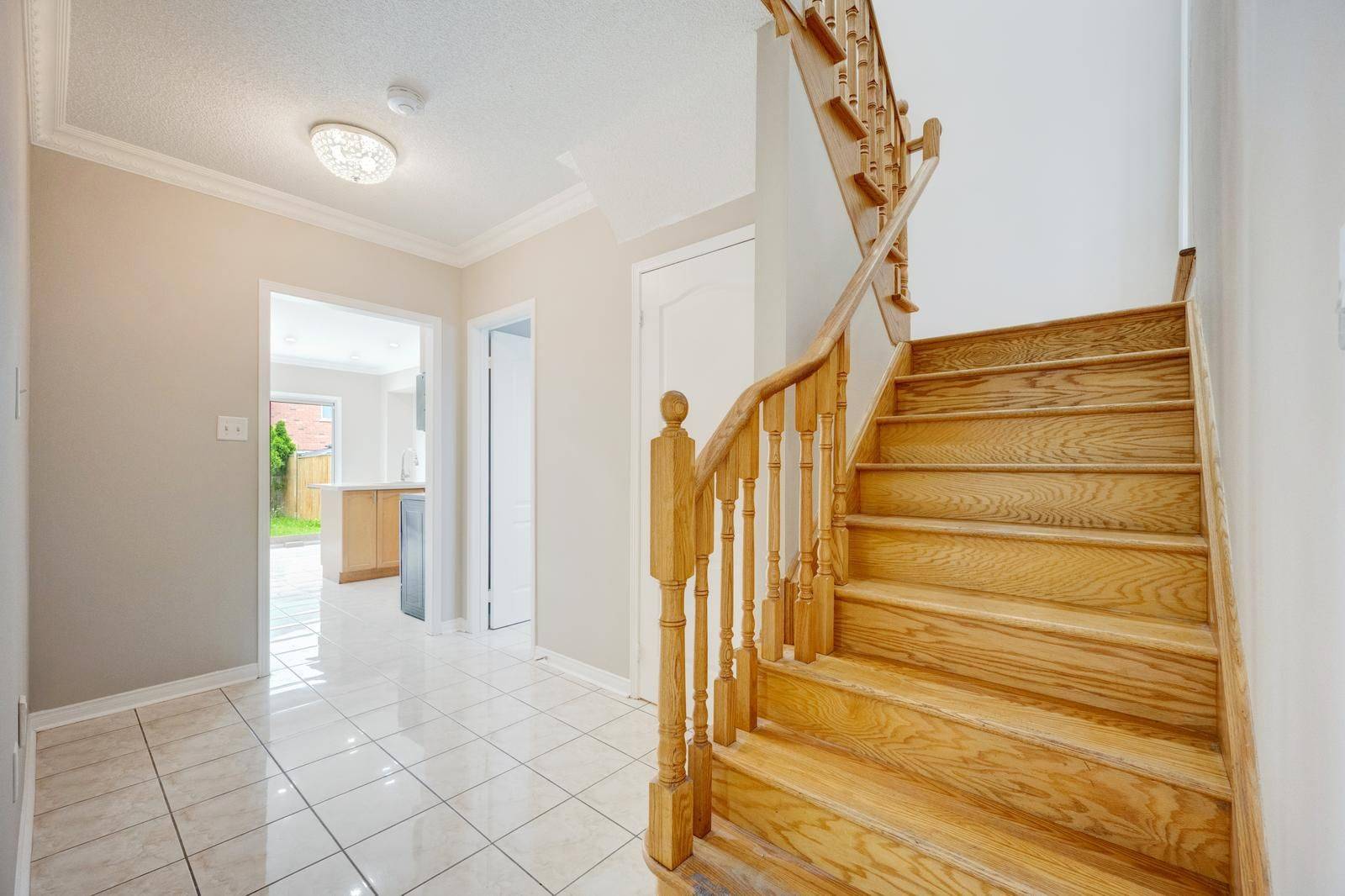Brampton, ON L6X 5E2,9 Oxtail LN