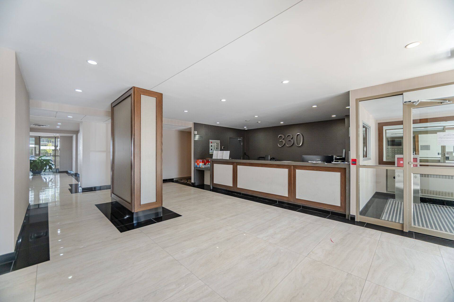 Mississauga, ON L5B 3Y1,330 Rathburn RD W #2008