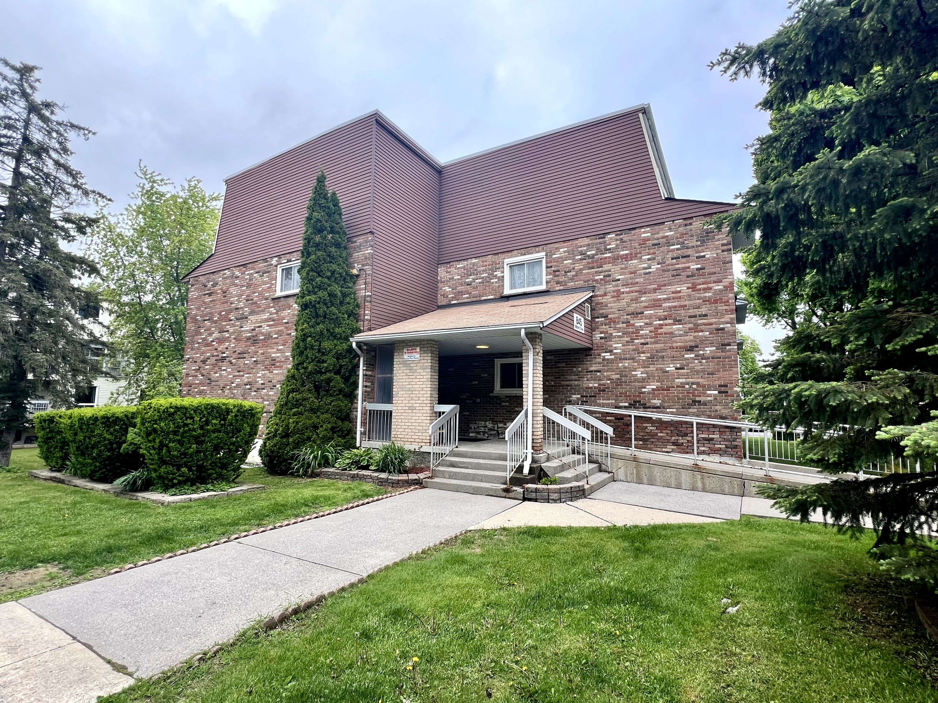 Kingston, ON K7P 1A7,845 Milford DR #104