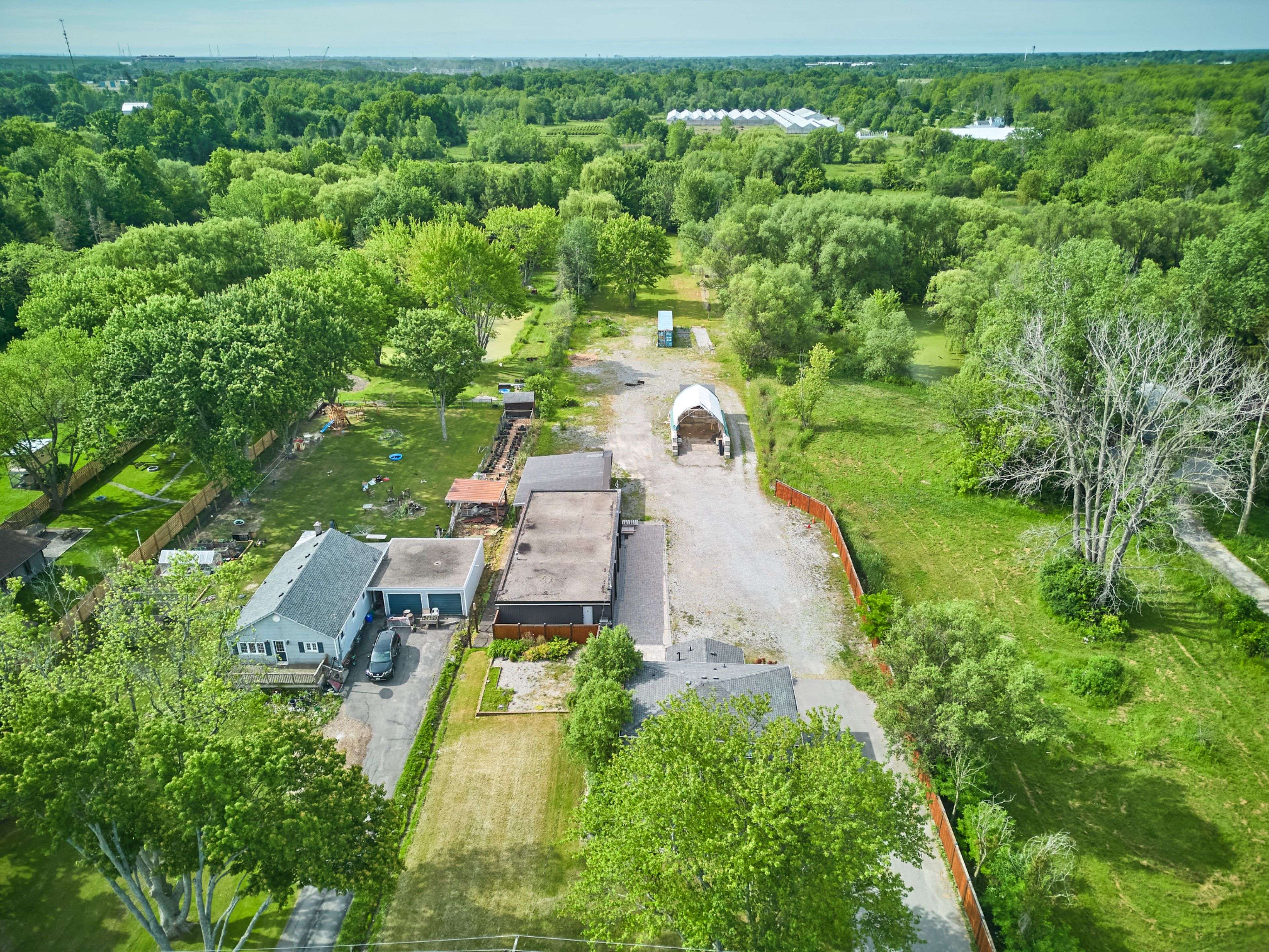 Thorold, ON L3B 5N5,2523 Port Robinson RD