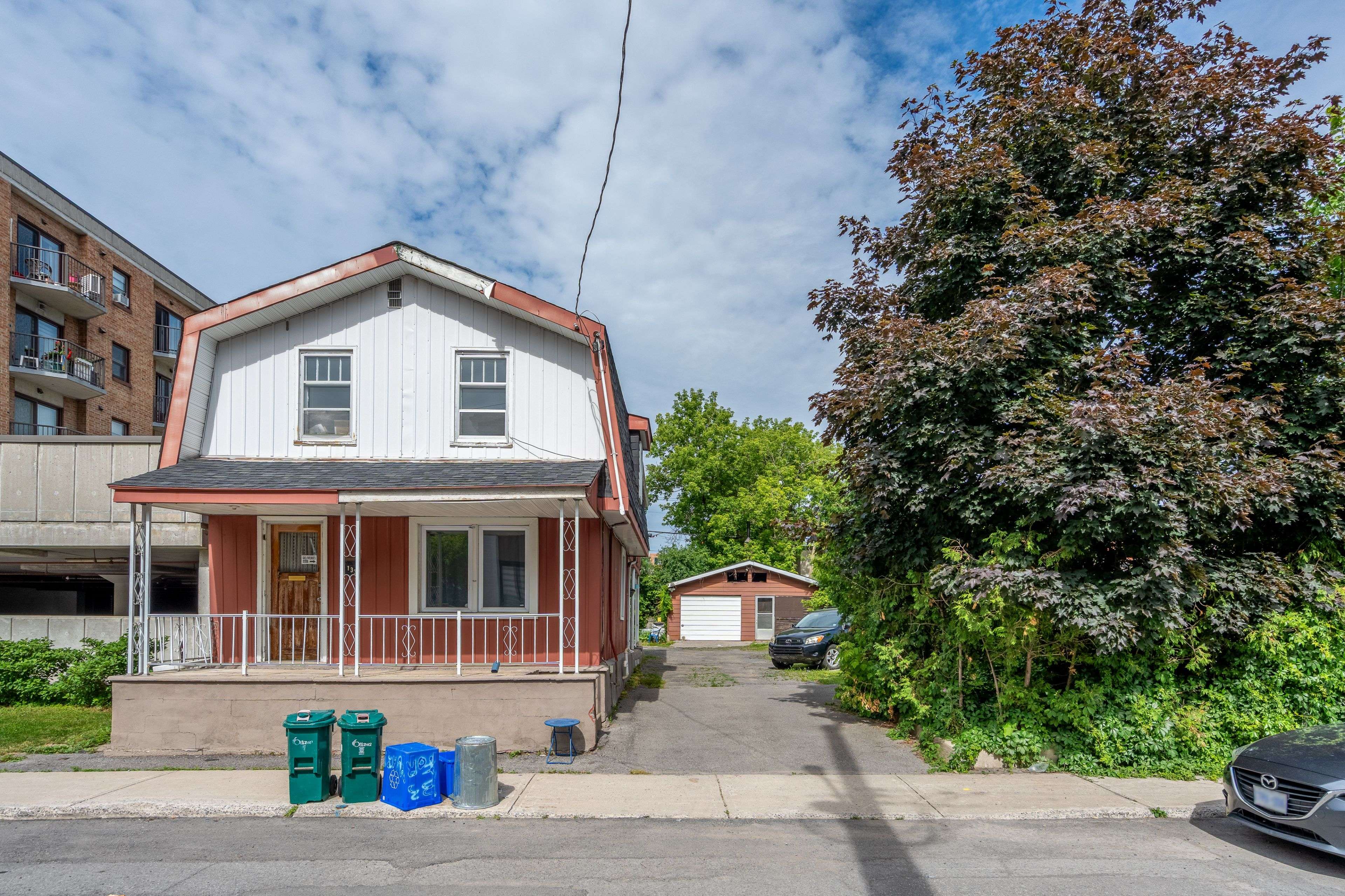 133 Forward AVE, West Centre Town, ON K1Y 1K8