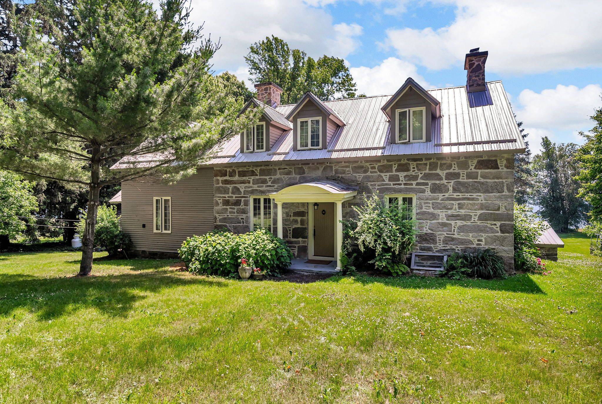 20824 South Service RD, South Glengarry, ON K0C 1N0