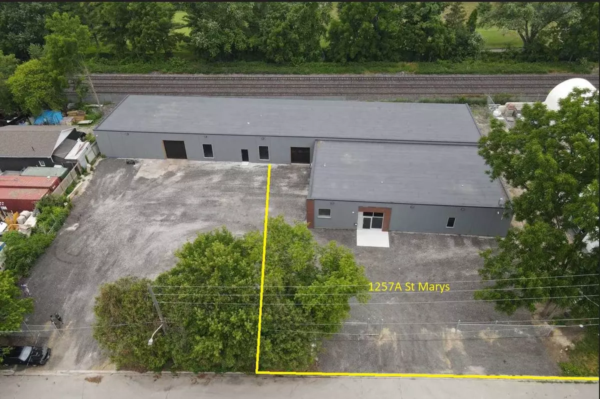 Mississauga, ON L5E 1H8,1257A St Marys AVE