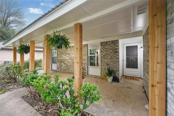5812 Denise Drive,  Haltom City,  TX 76148