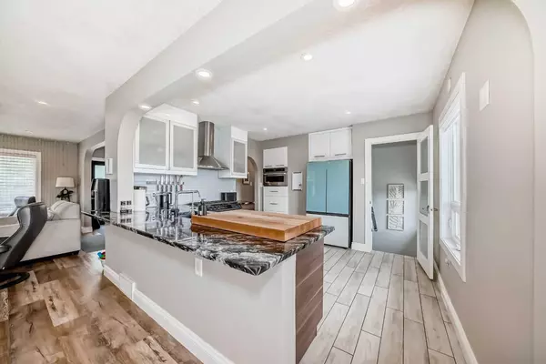 Calgary, AB T2N 1E8,2415 9 AVE Northwest