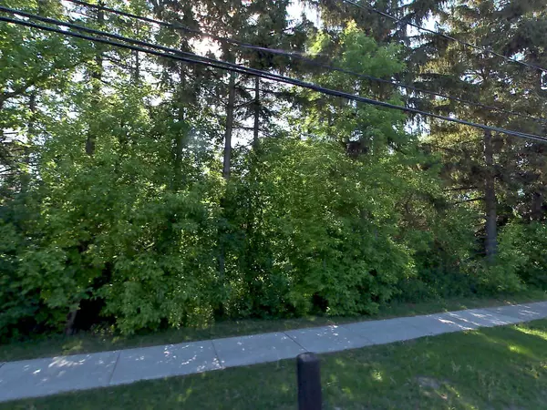 Toronto C12, ON M2L 1H2,156 Highland CRES