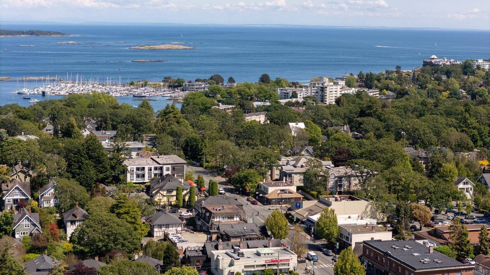 Oak Bay, BC V8R 5N4,1524 Yale St